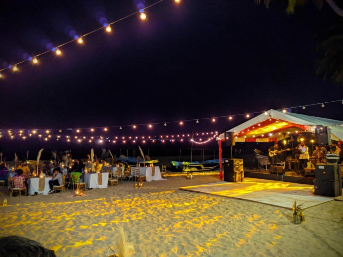 Blue Sand Beach Resort Trincomalee Exterior foto